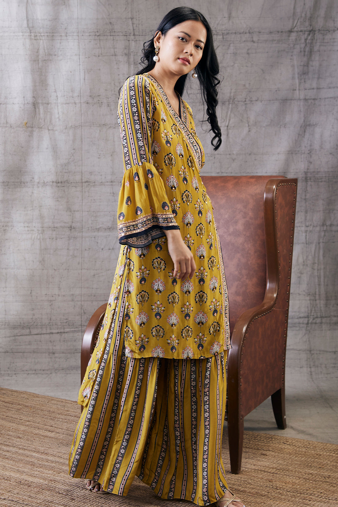 Sarouk Embroidered Angarkha Set