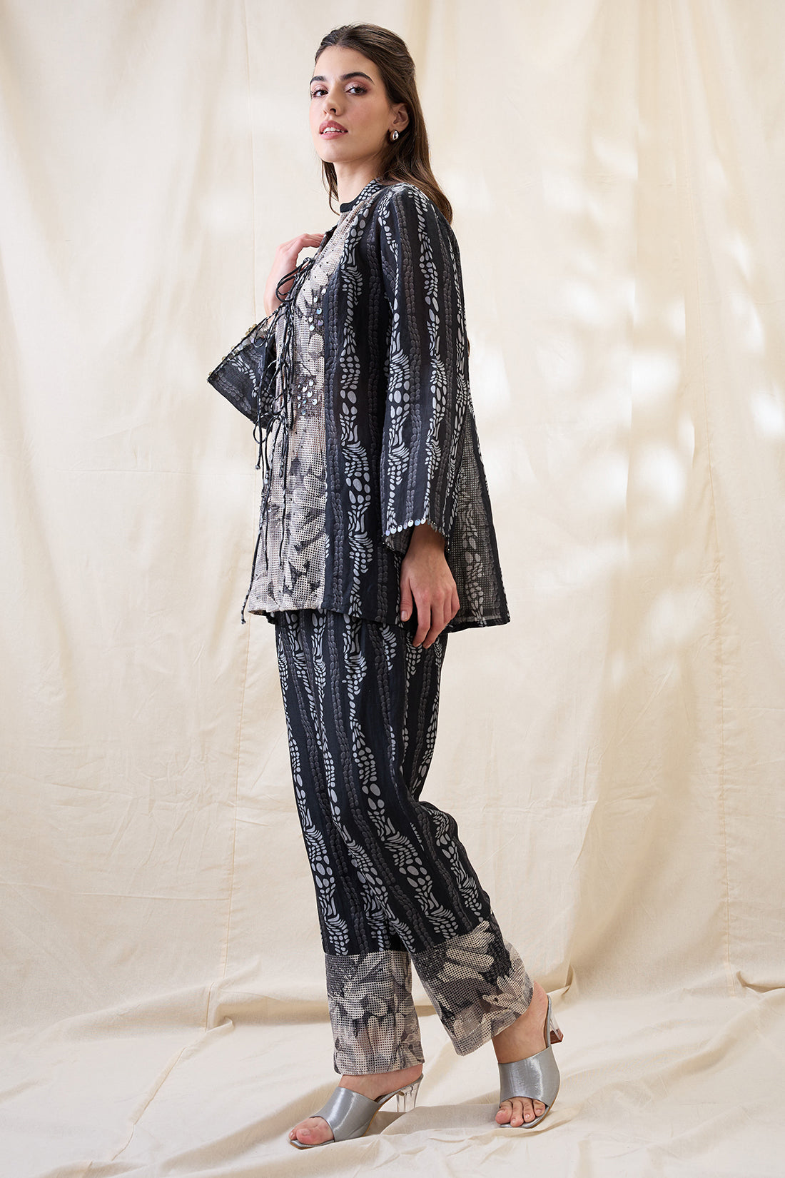 Ravya Embellished fron tie-ups co-ord set