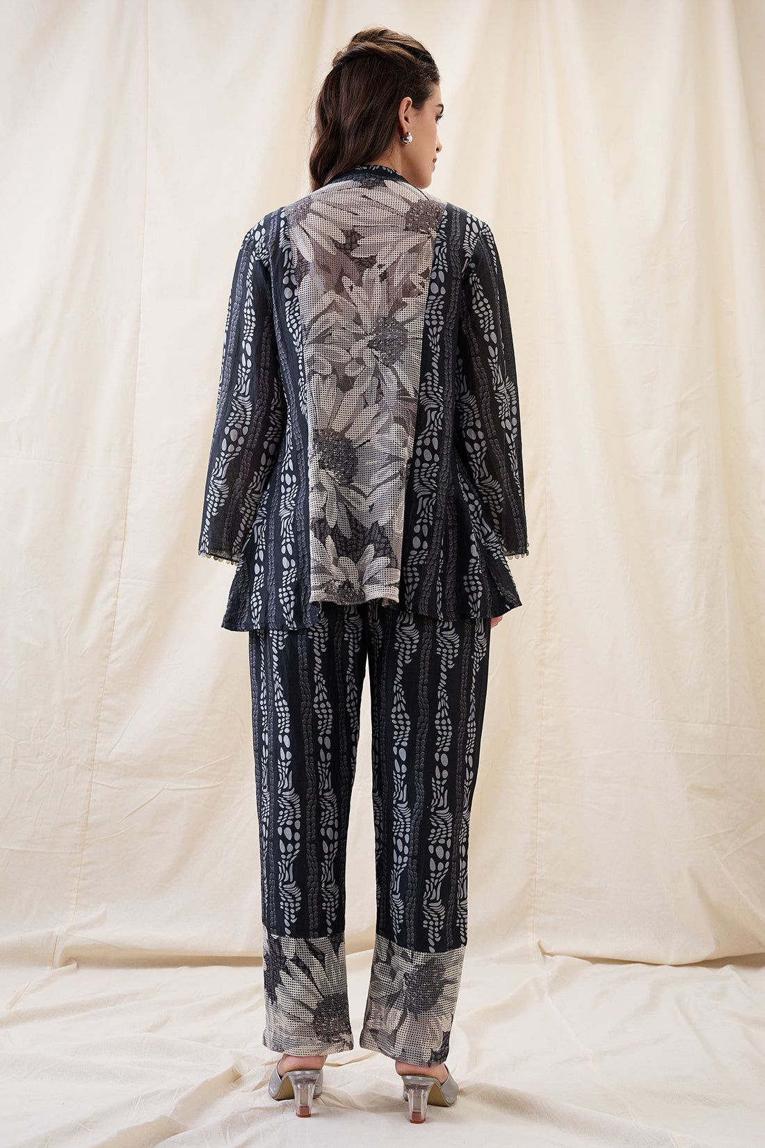 Ravya Embellished fron tie-ups co-ord set