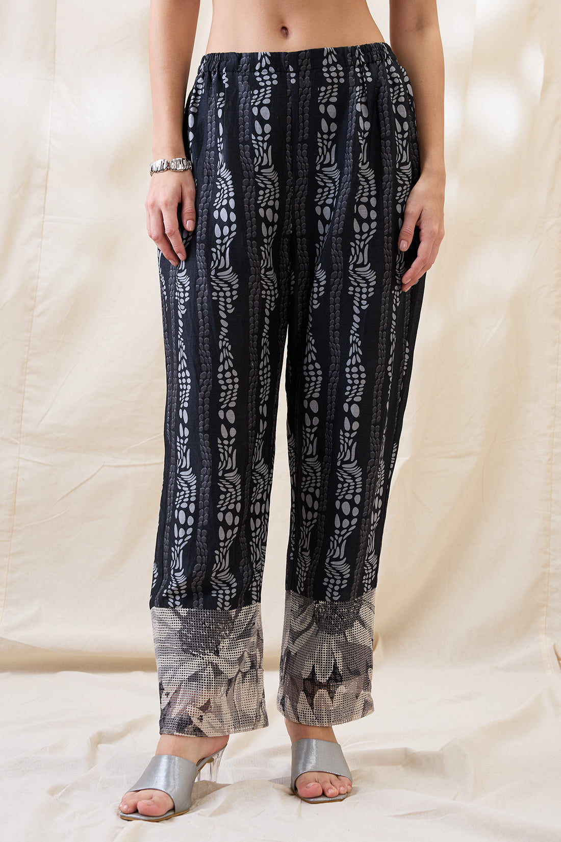 Ravya Embellished fron tie-ups co-ord set