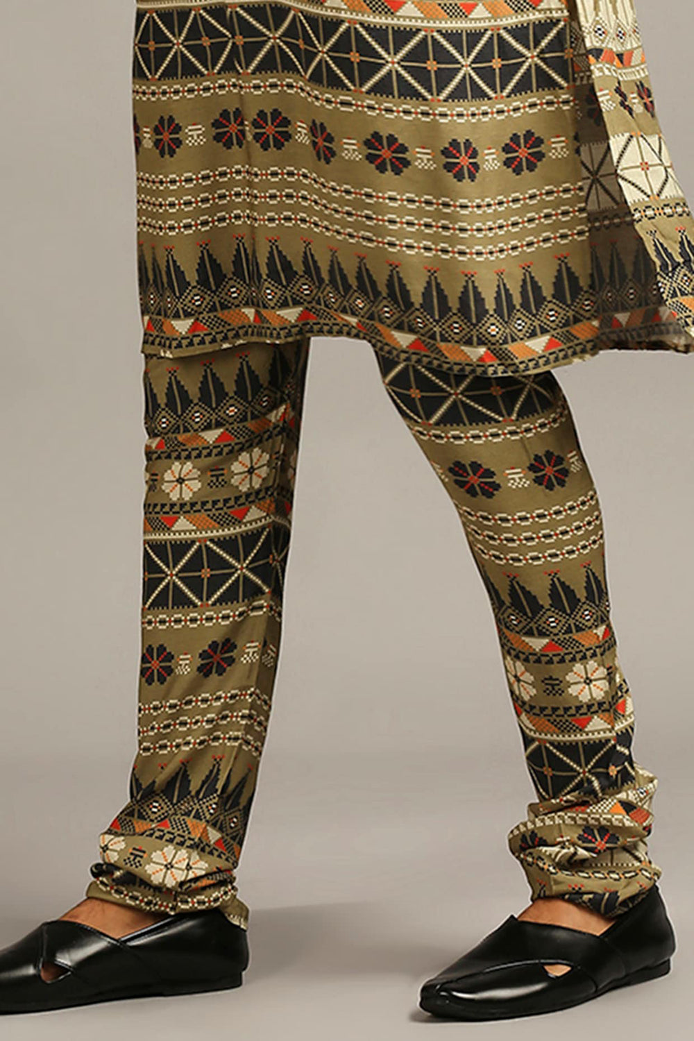 Tiraz Printed Kurta Set