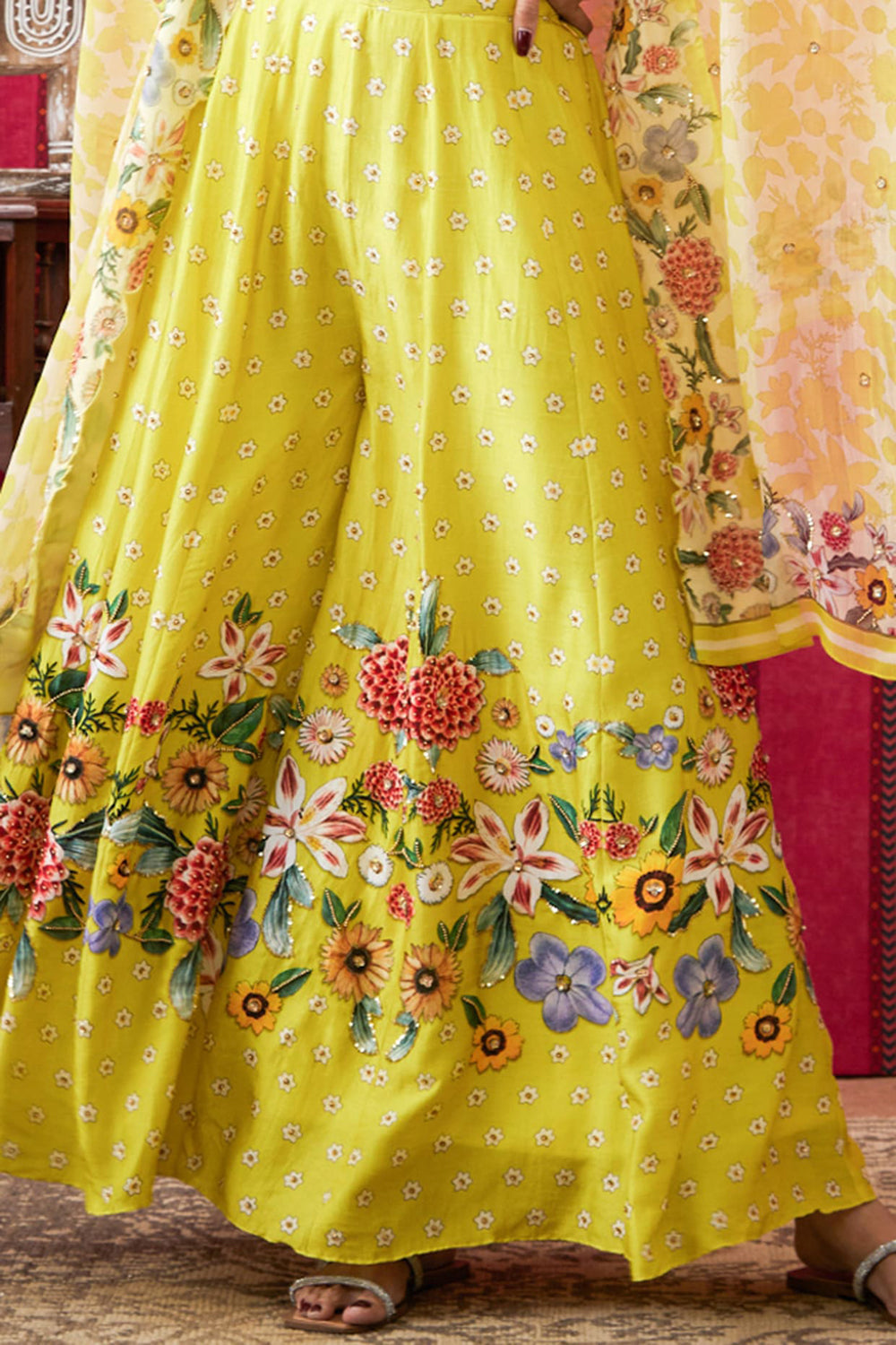 Gulista Embroidered Co-Ord Set With Cape