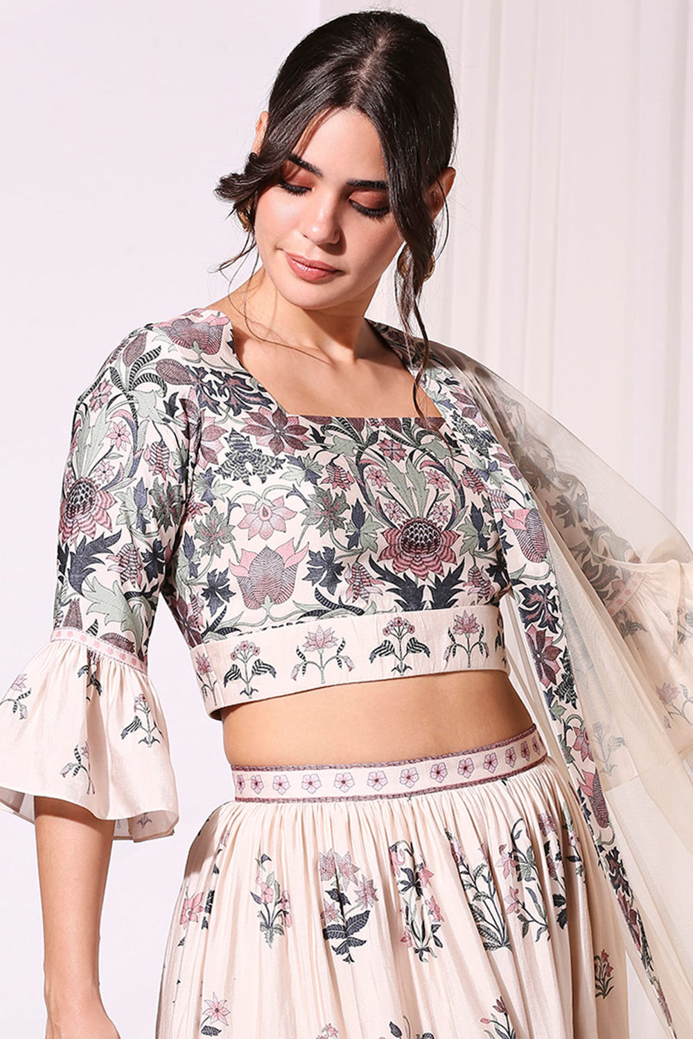 Pasrel Floral Printed Crop Top And Skirt