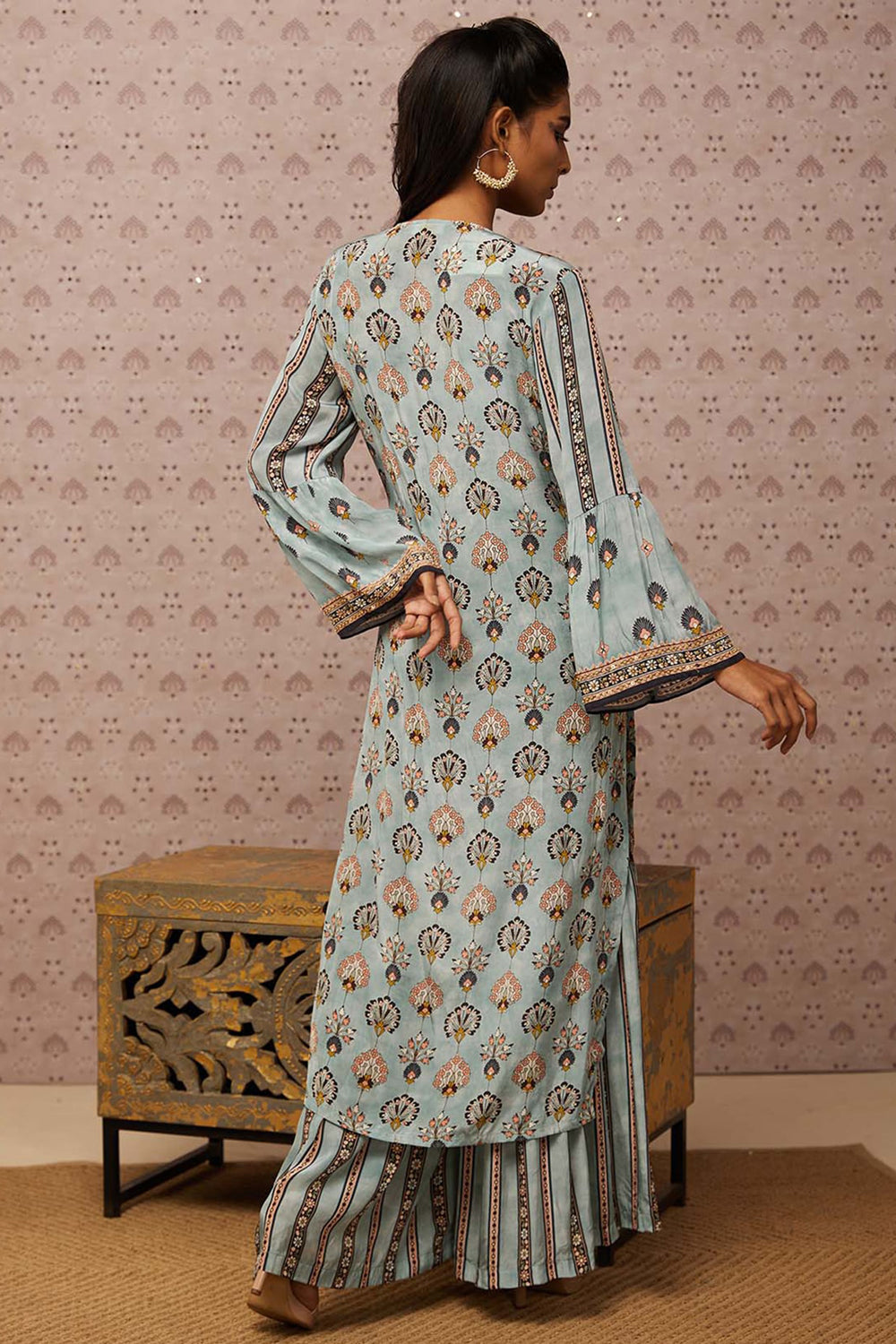 Sarouk Embroidered Angarkha Set