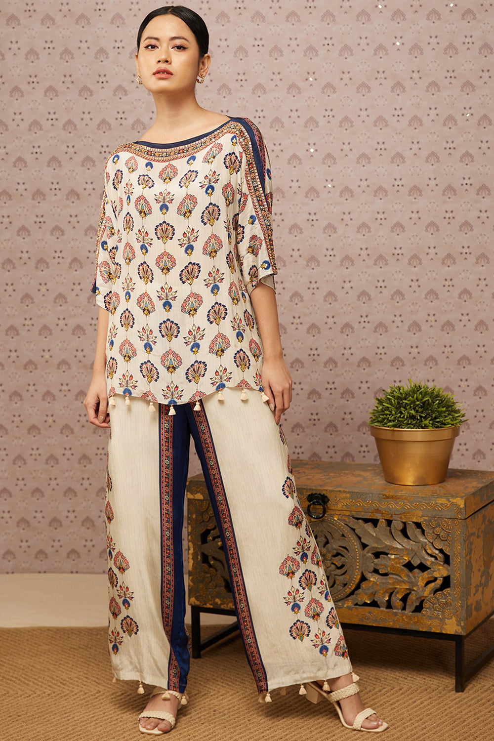 Sarouk Printed Embroidered Co-Ord Set