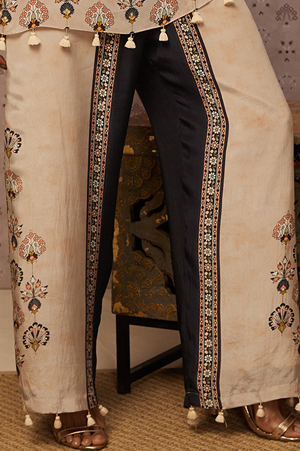 Sarouk Embroidered Co-Ord Set