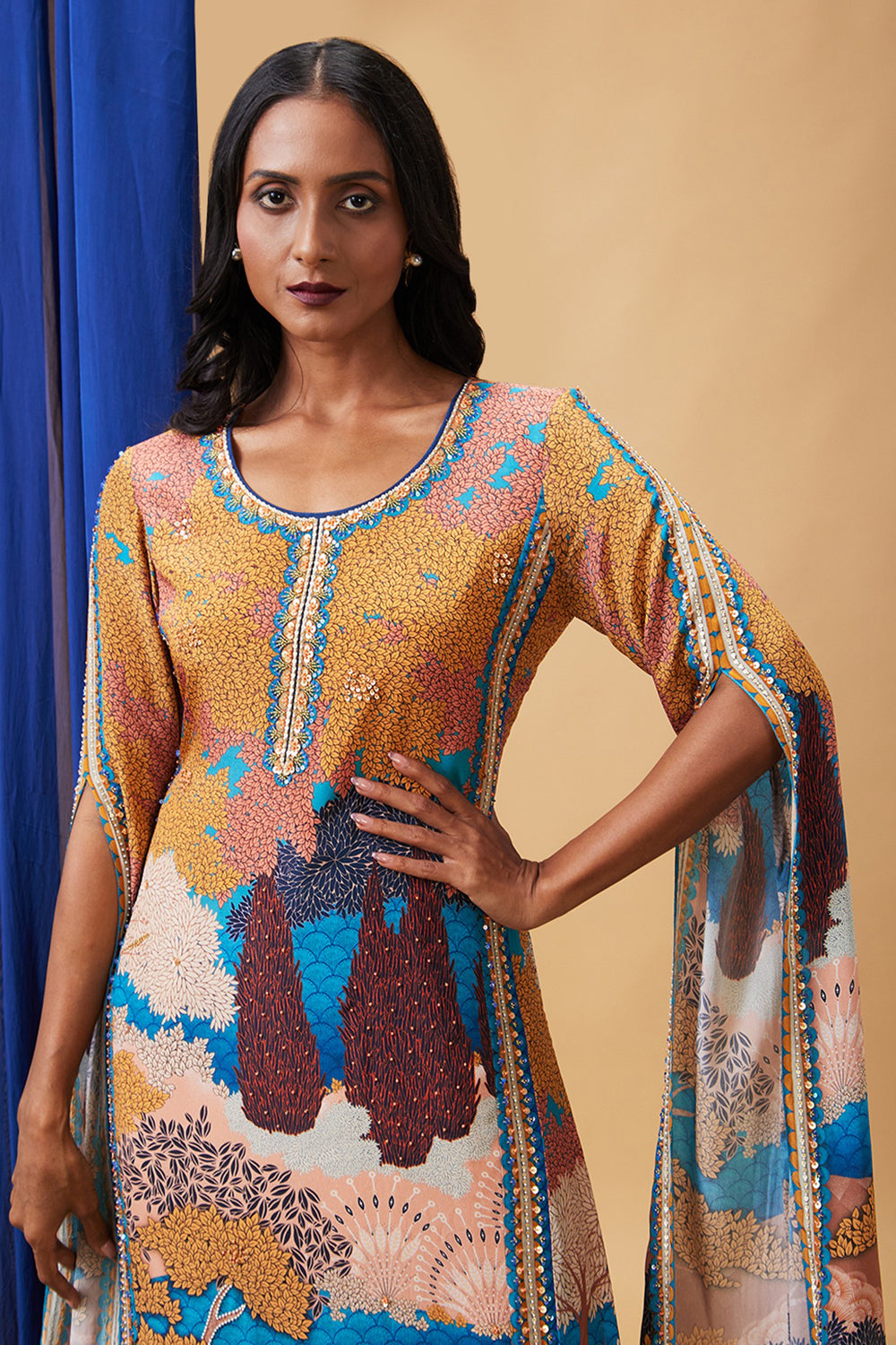 Benazir Embroidered Kurta Set With Long Sleeves
