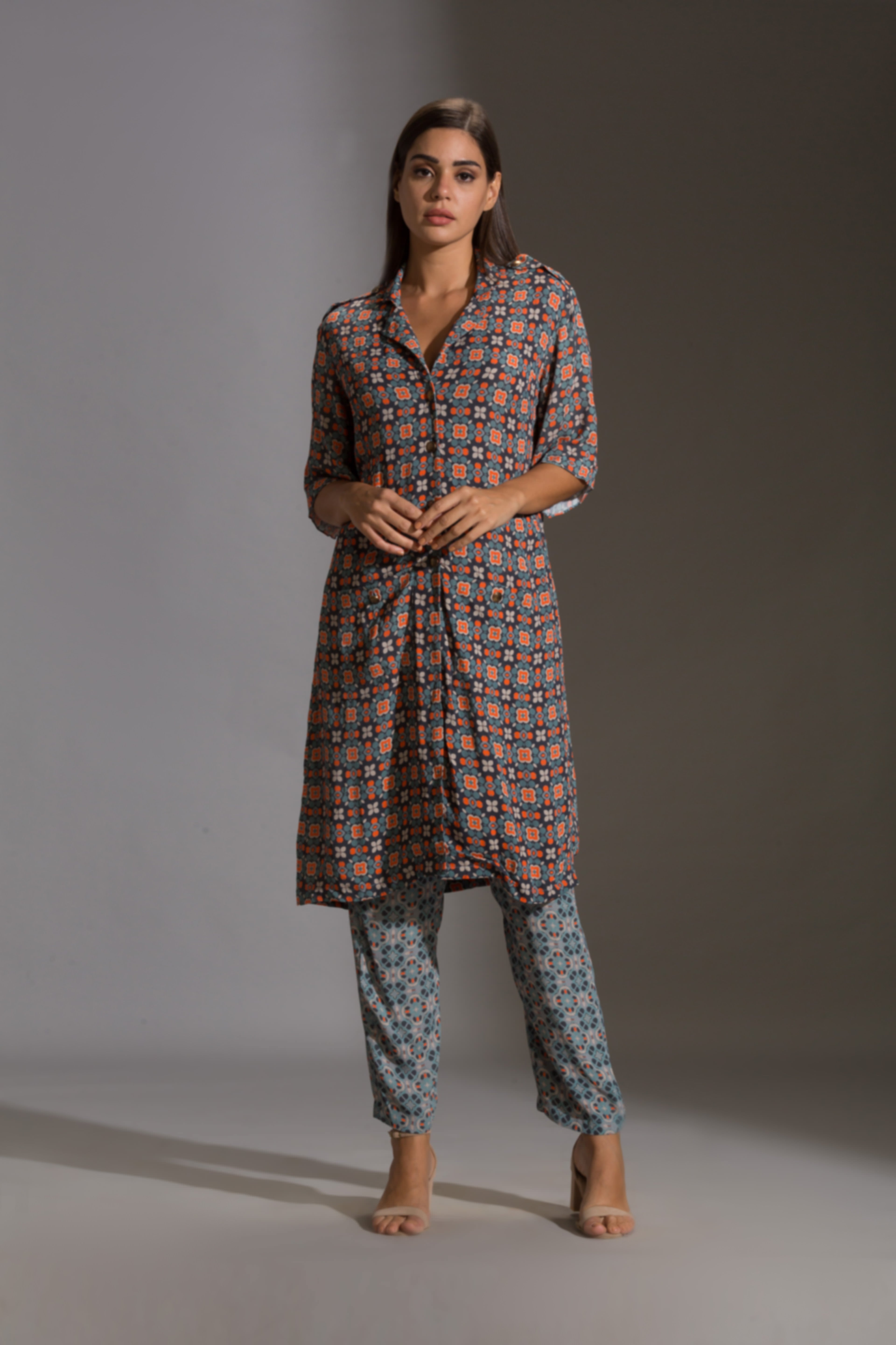 Arabesque Geometrical Printed Kurta With Pockets