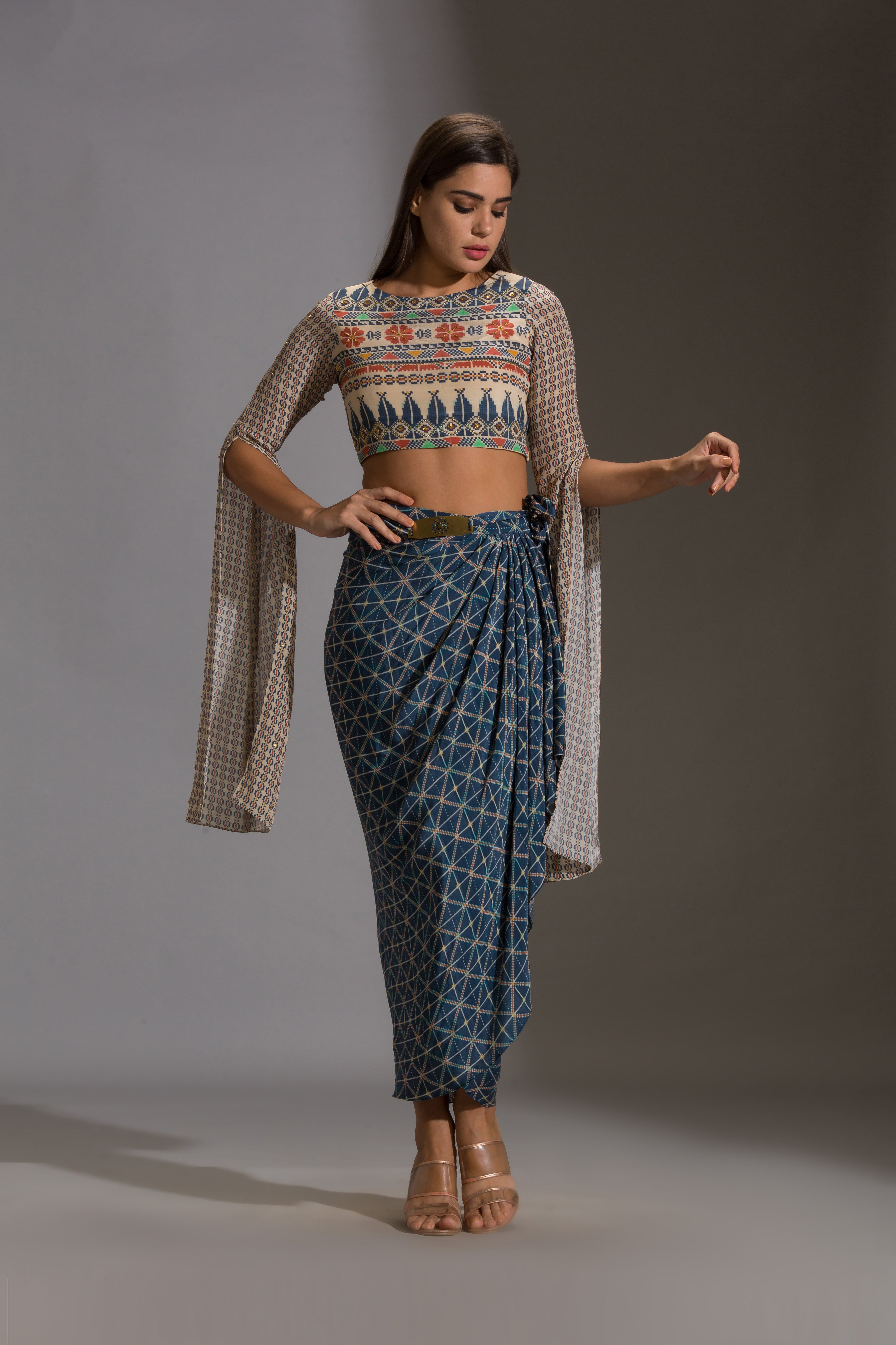 Tiraz Geomtrical Print Angel Sleeves Crop Top And Skirt