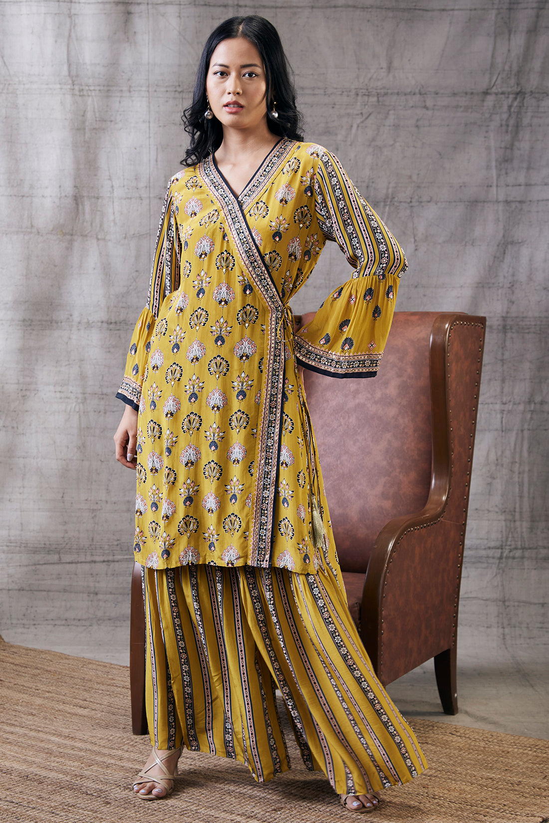 Sarouk Embroidered Angarkha Set