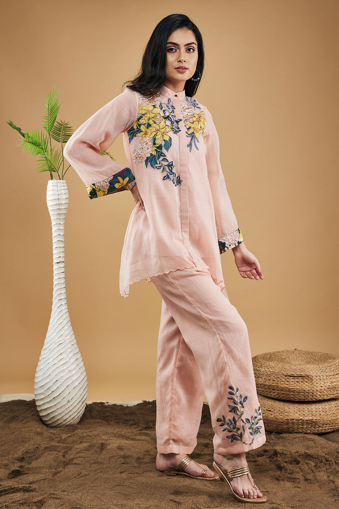 Zinnia Peach Applique High-Low Shirt With Pants