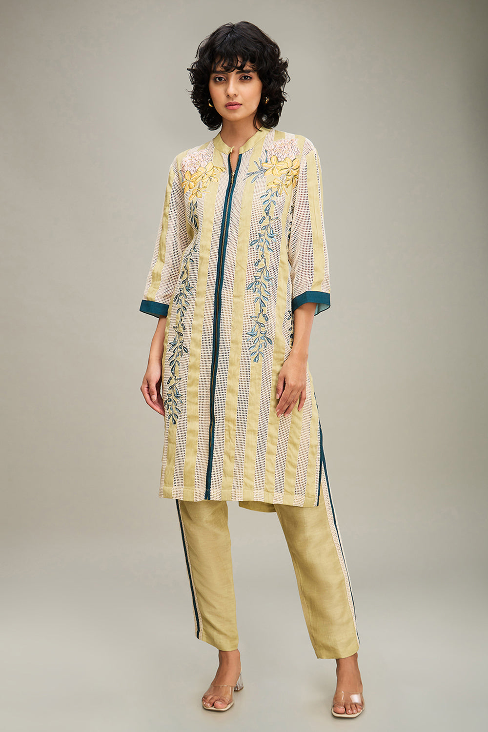 Off White Zinnia Applique Kurta Set