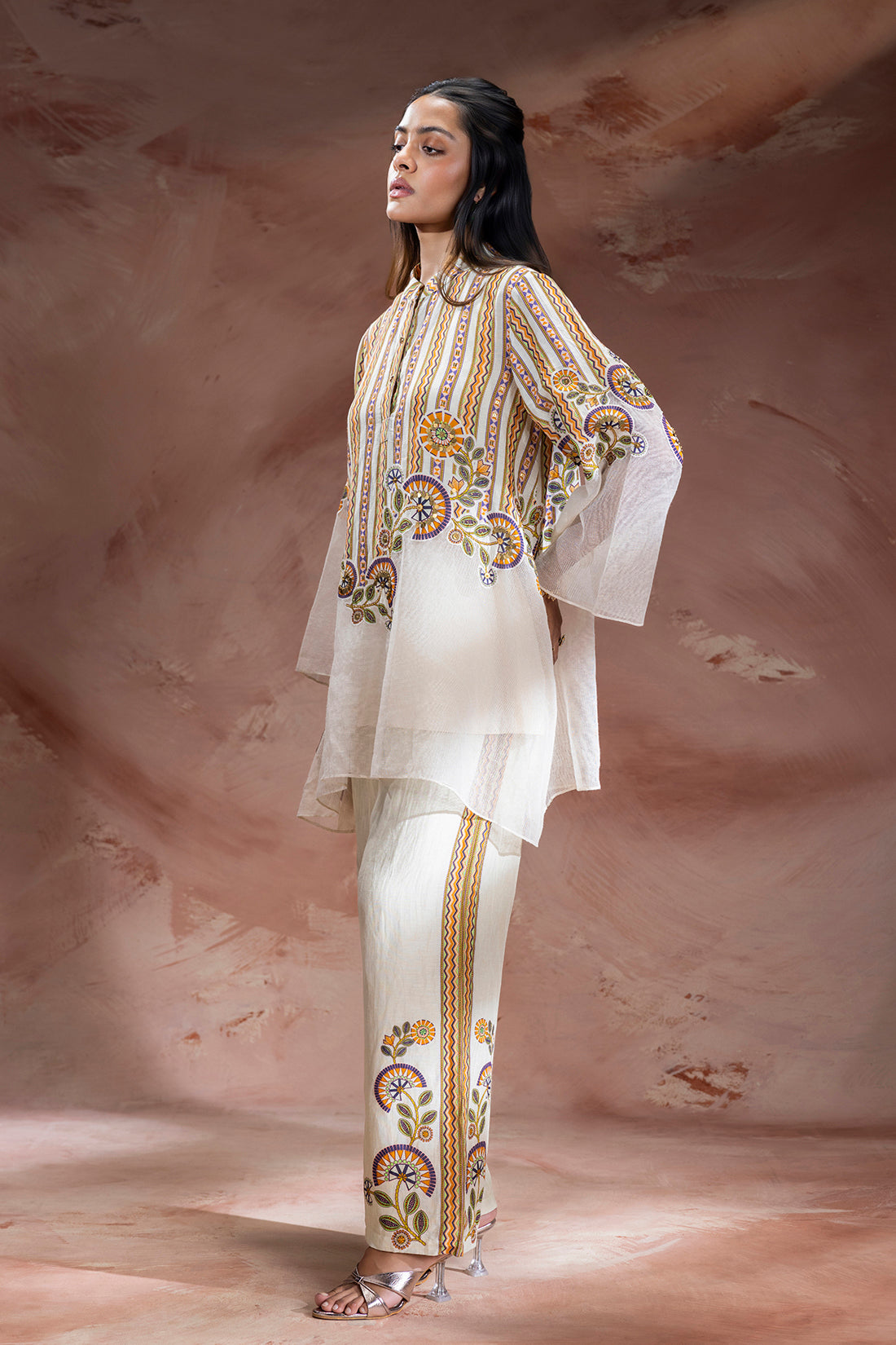 Nooma Embellished Kurta And Pants