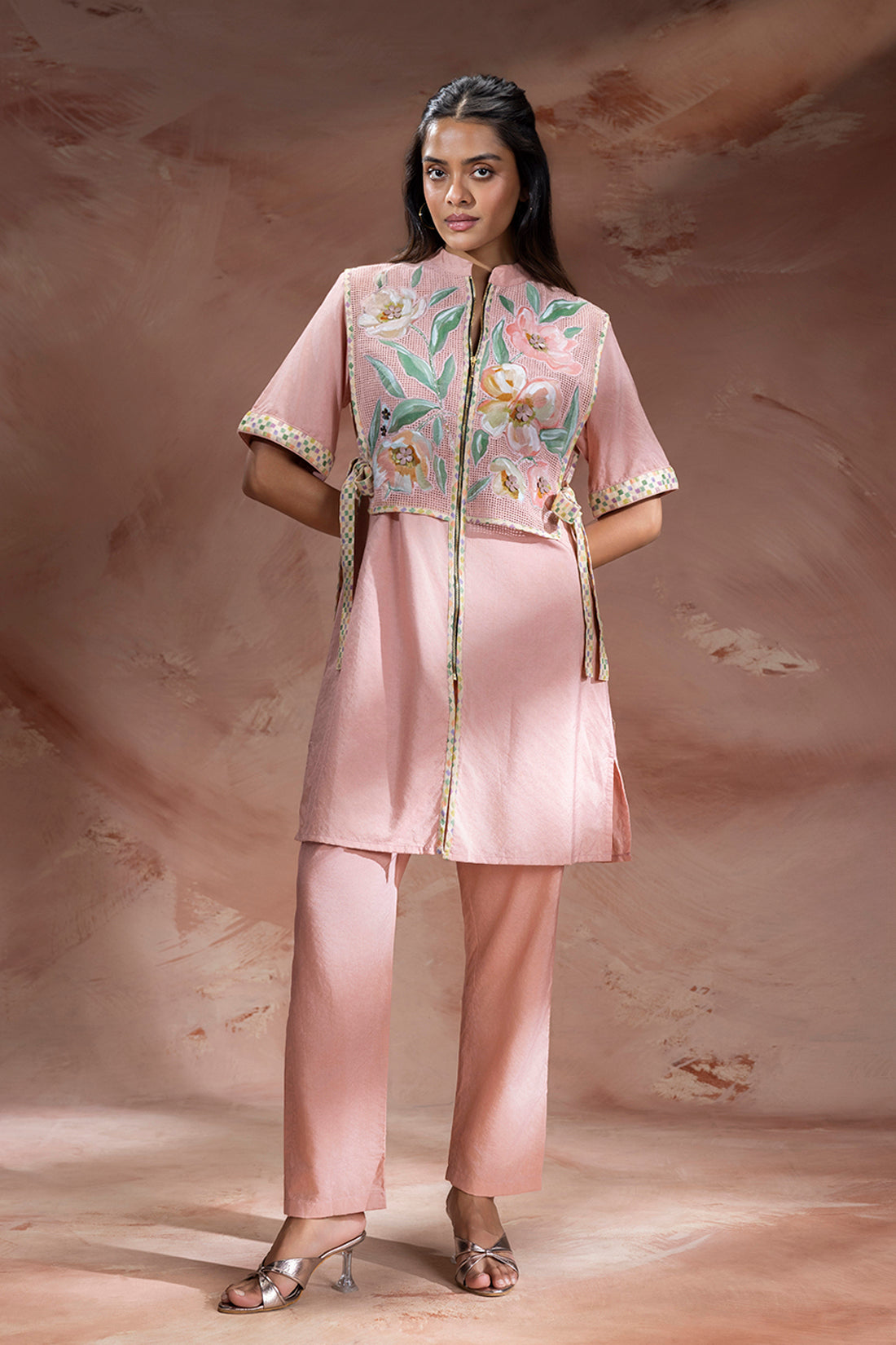 Zeya Appliqué Bib-Detail Kurta and Pants