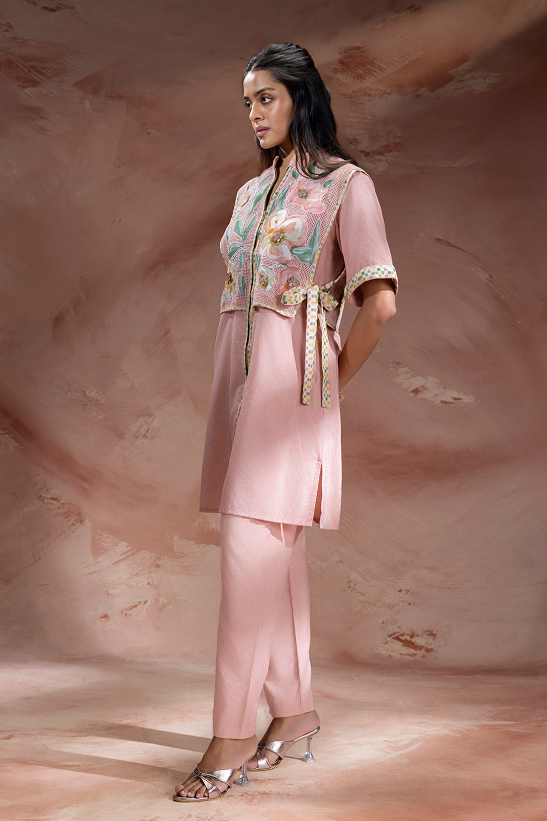 Zeya Appliqué Bib-Detail Kurta and Pants