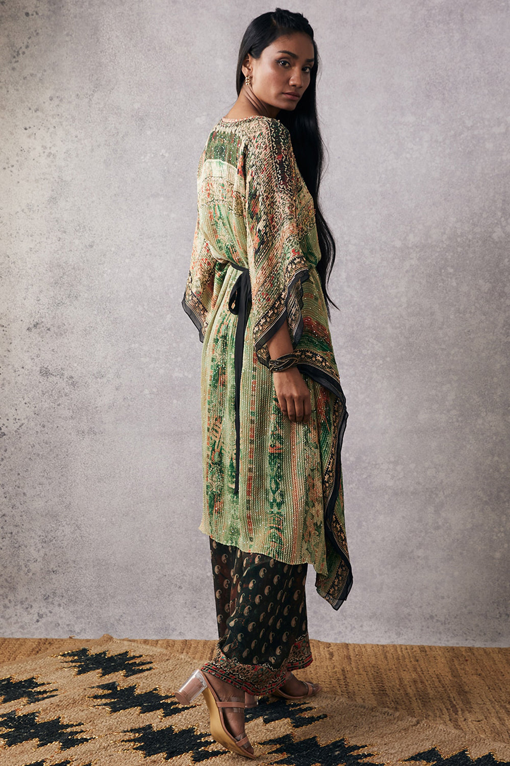 Ikaya Embroidered Kaftan Set With Belt