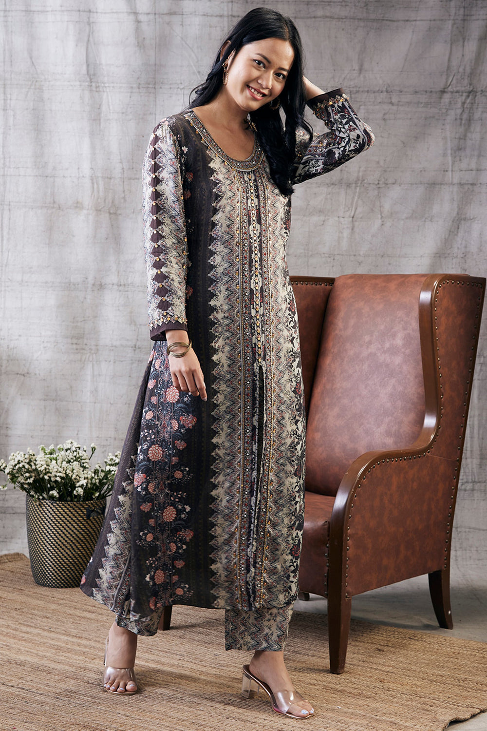 Dilara Embroidered Kurta Set