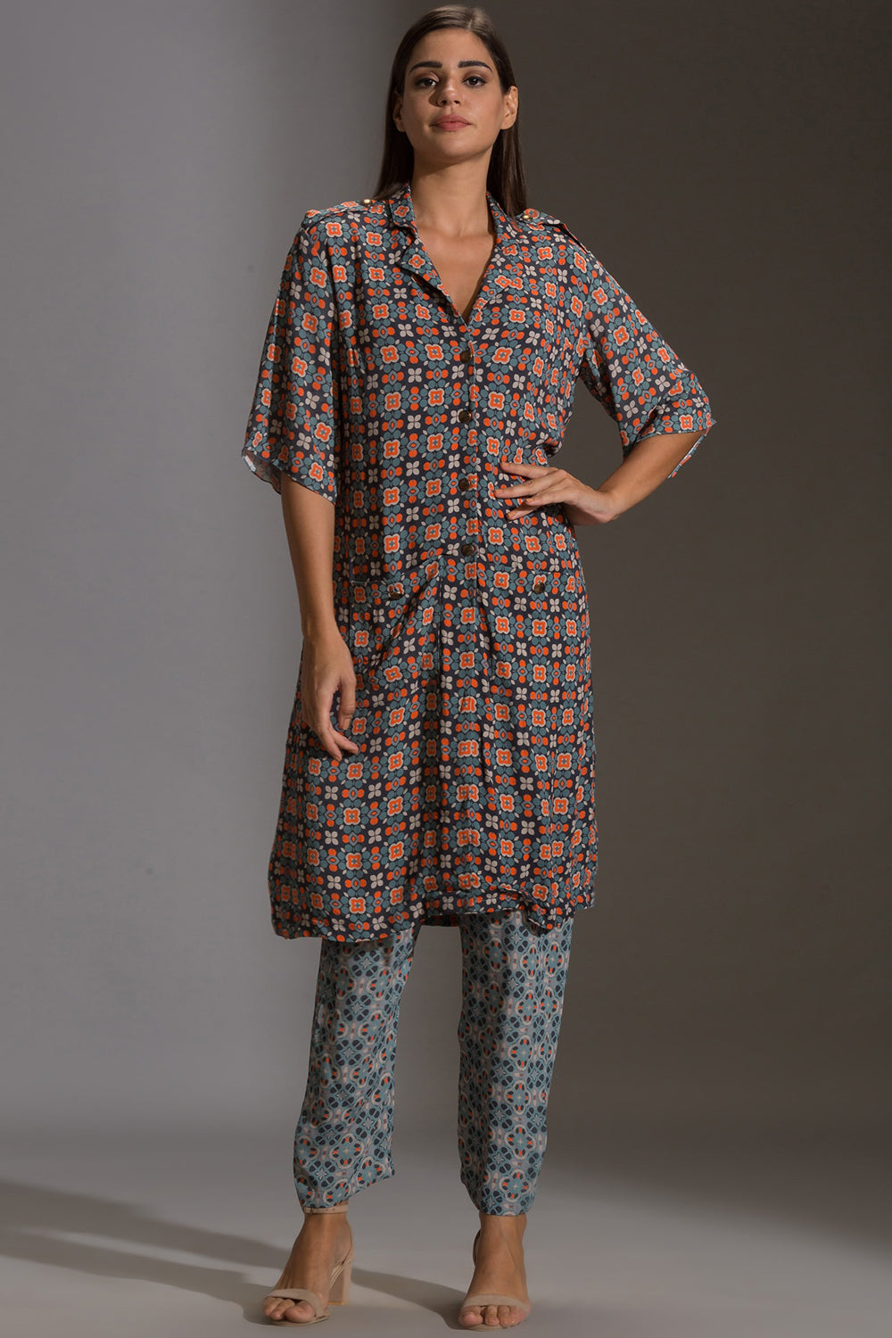 Arabesque Geometrical Printed Kurta With Pockets