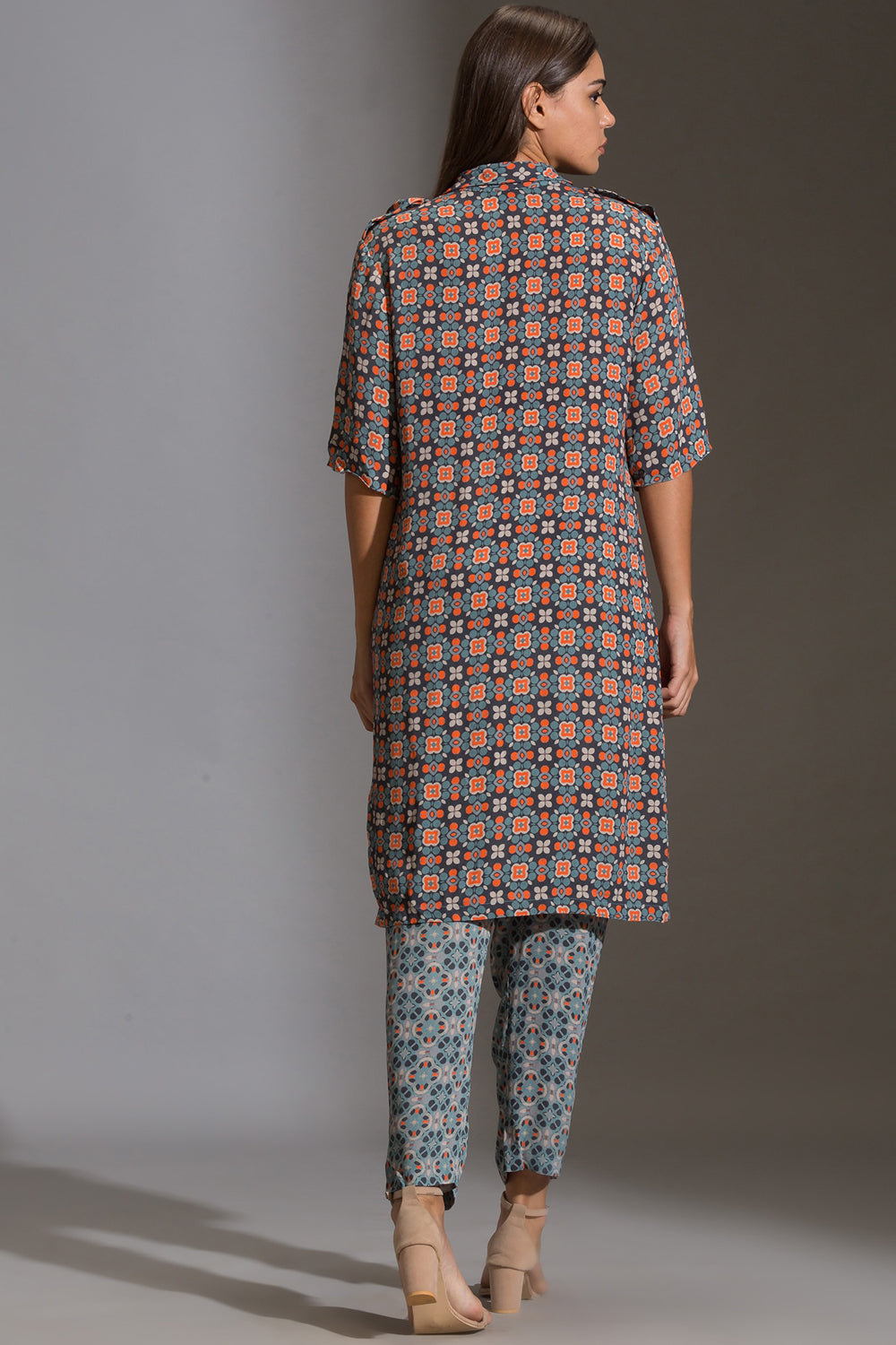 Arabesque Geometrical Printed Kurta With Pockets