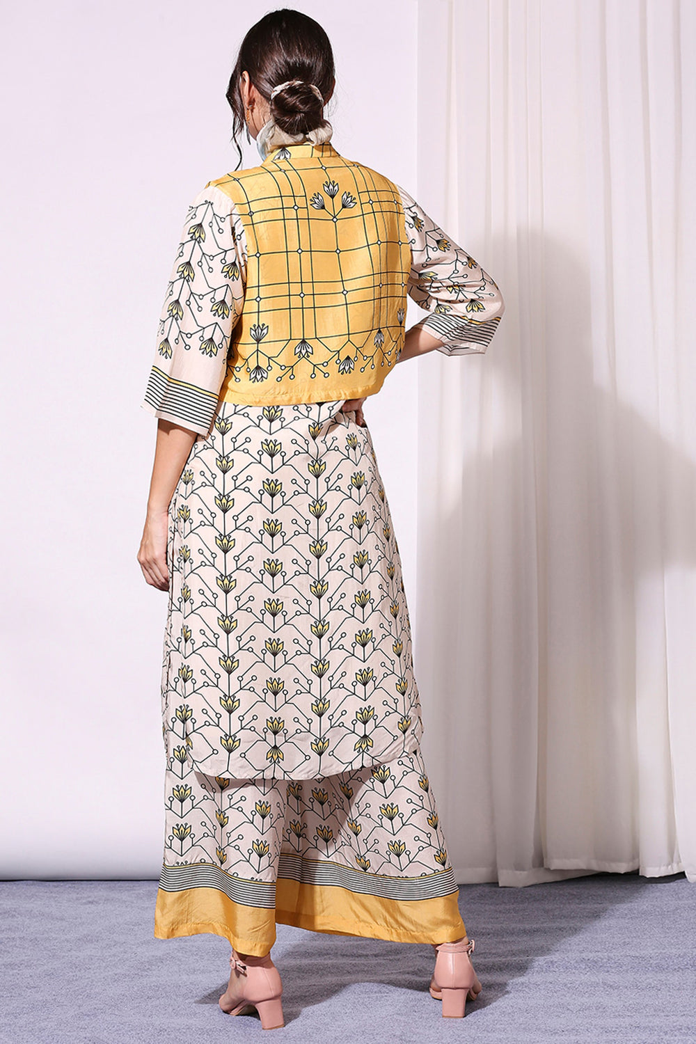 Summer Floral Printed Kurta Set With Jacket