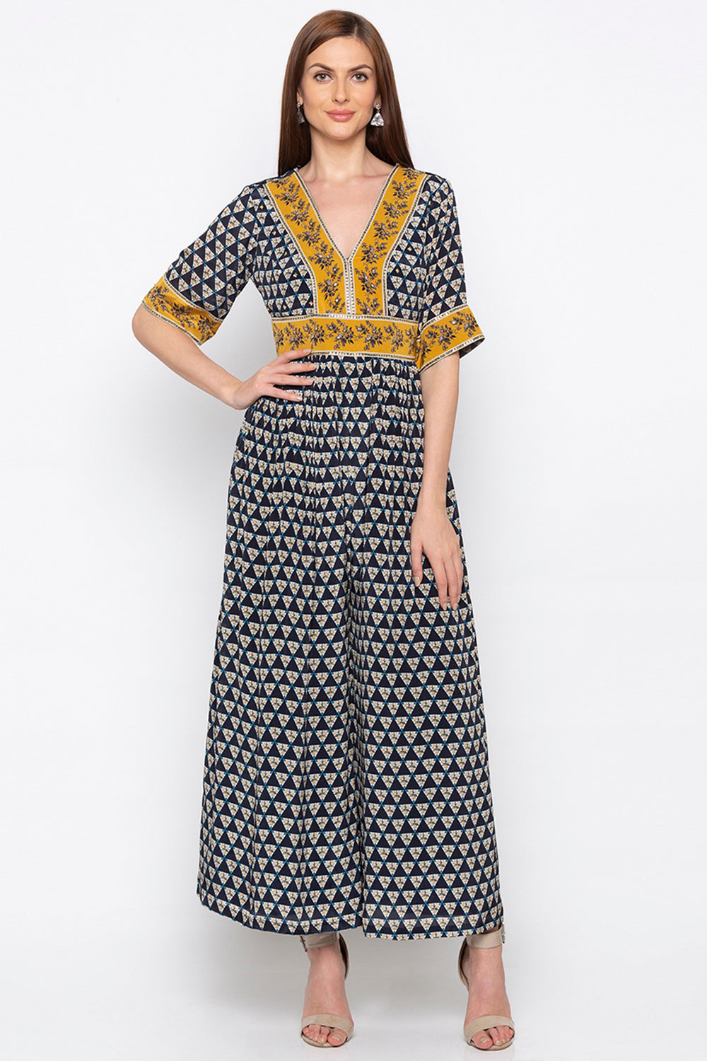 Printed Jumpsuit Highlighted With Embroidery On The Neckline And Waist